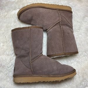 Brown Uggs Classic Short